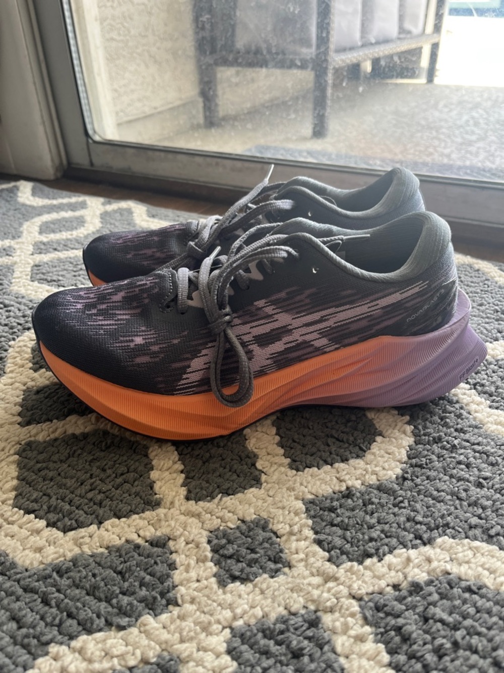 ASICS Novablast 3